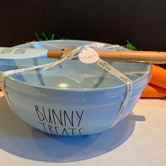 Rae Dunn Bunny Treats ceramic bowl and hunny bunny spatula - Picture 4 of 6